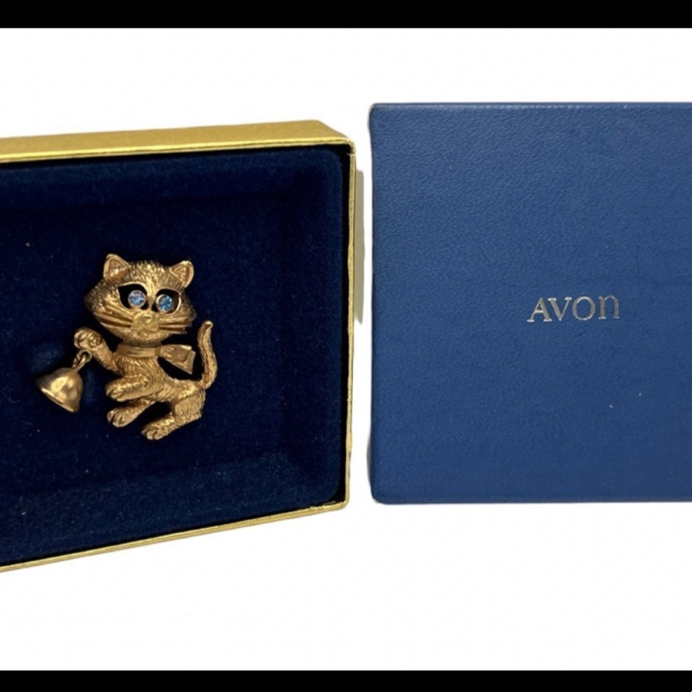 Vintage 70s Avon Cat w/ Bell Brooch
